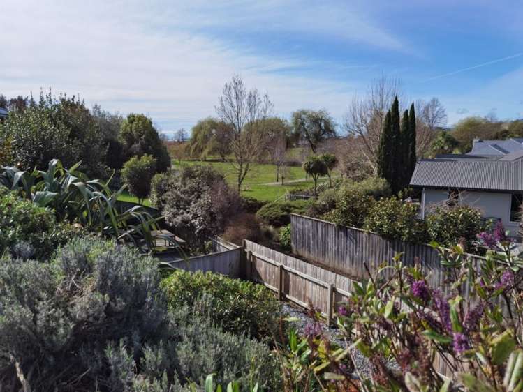 74 Washbourn Drive Richmond_3