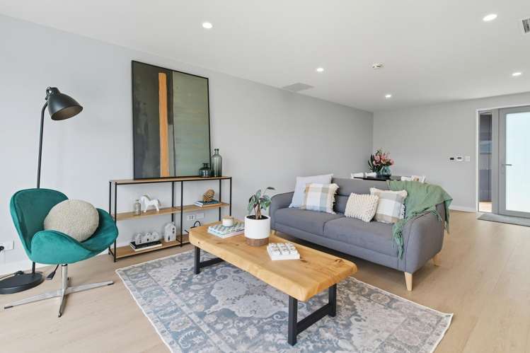 Units 1- 4/89 Jerrold Street North Addington_8