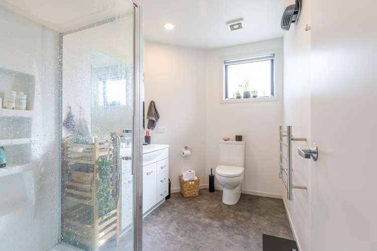 54c Wynyard Crescent Fernhill/Sunshine Bay_6