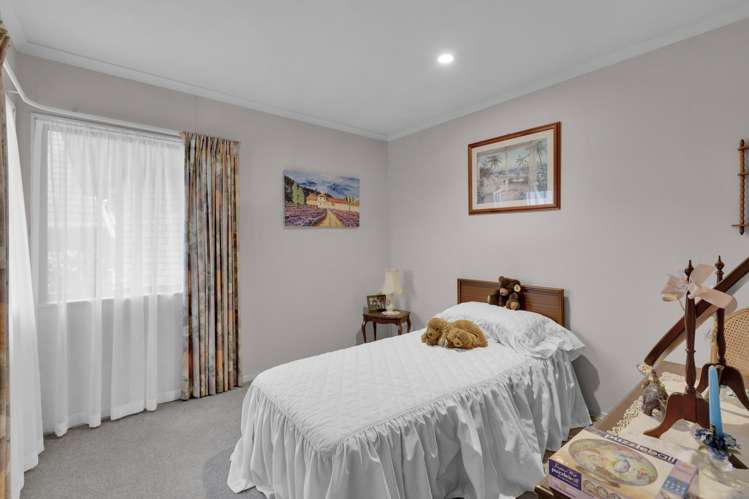 14 Sandalwood Drive Dinsdale_12