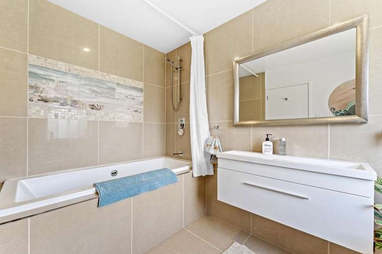 51 Voyager Drive Gulf Harbour_23