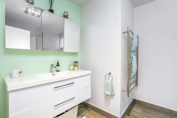 8 Swann Beach Road Stanmore Bay_18