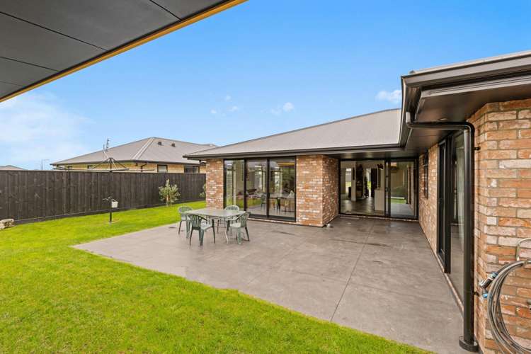 180 Faringdon Boulevard Rolleston_11