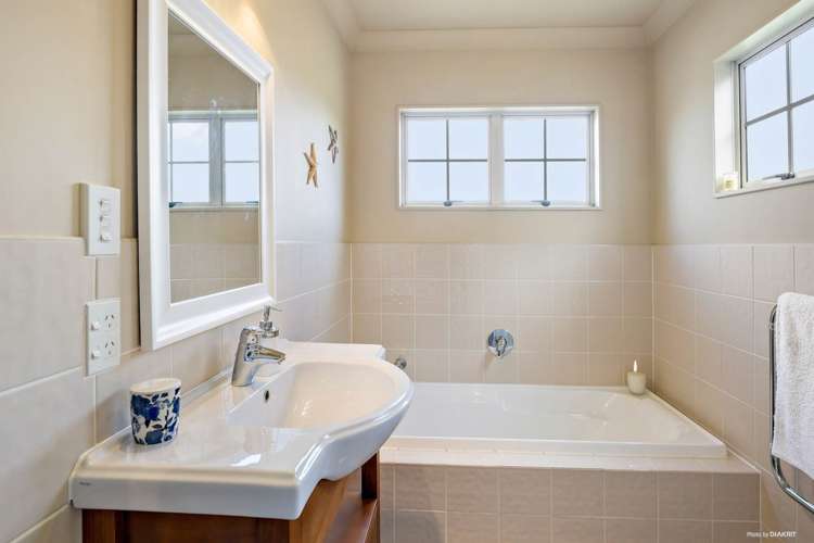 6 Chardonnay Rise Henderson_18