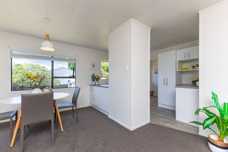 55 Meadowvale Rise Titirangi_4