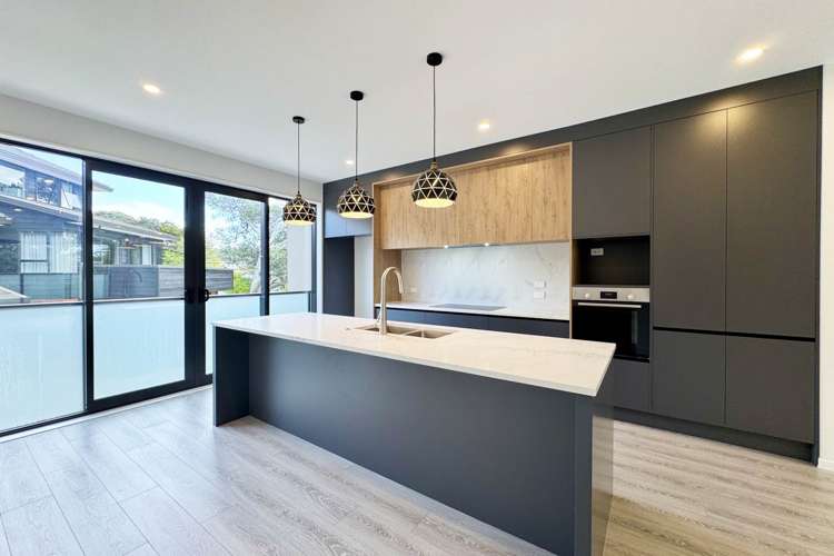 2/20 Penzance Road_4