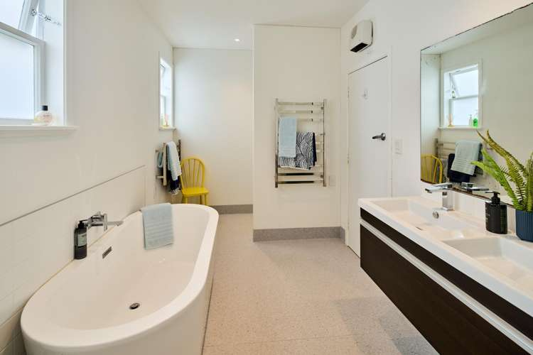41 Raroa Terrace Tawa_12