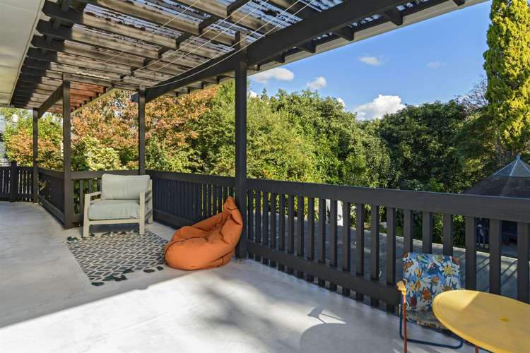 175 Kingswood Road Brookfield_10