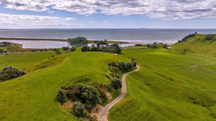 26 Parkinson Road Waiotahe_1