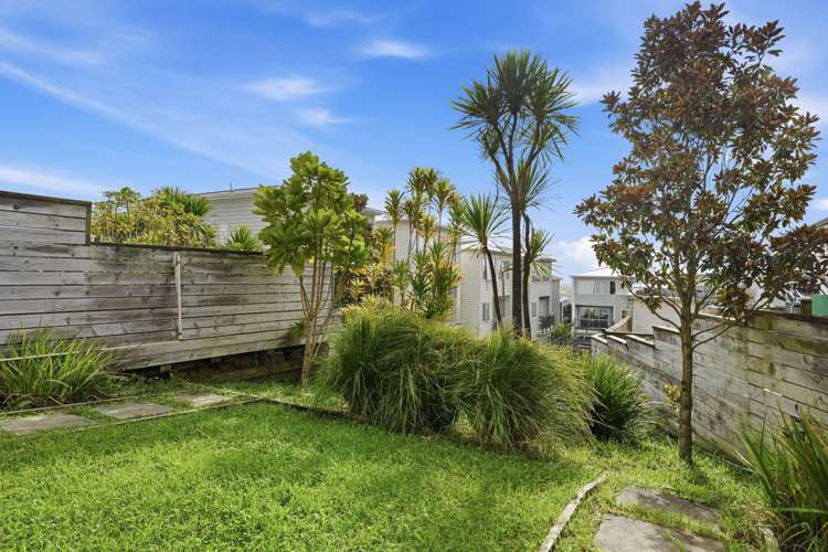 5 Panakenake Way Flat Bush_25