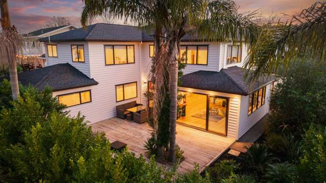 8 Beds, Income Potential, Olympian Energy