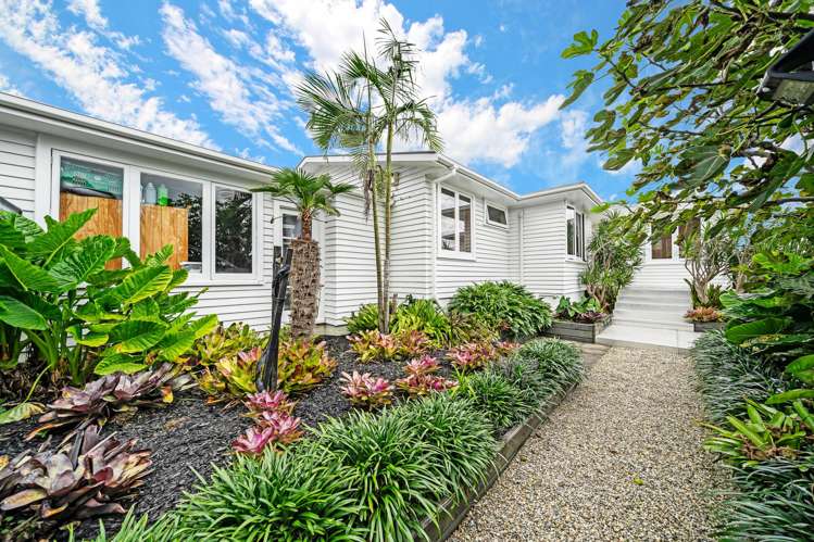 11 Bradbury Road Botany Downs_21