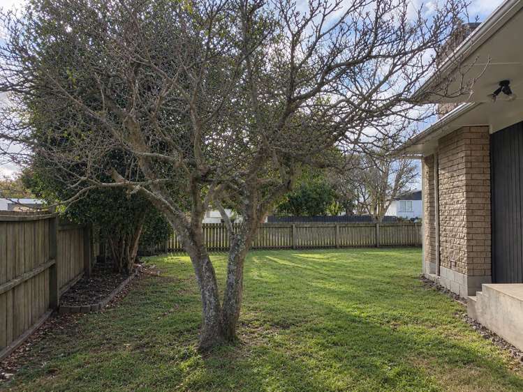 25 Rosalind St Deanwell_7