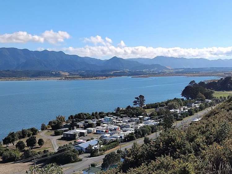 95 Lake Ferry Road Cape Palliser_18