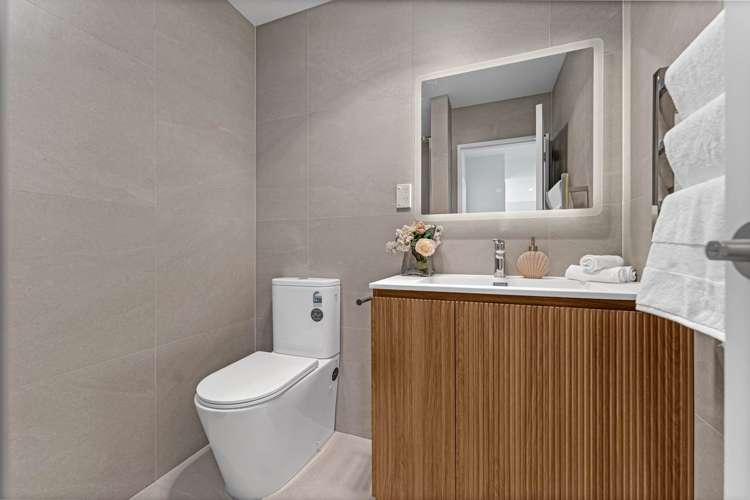 2 West Harbour Drive West Harbour_11