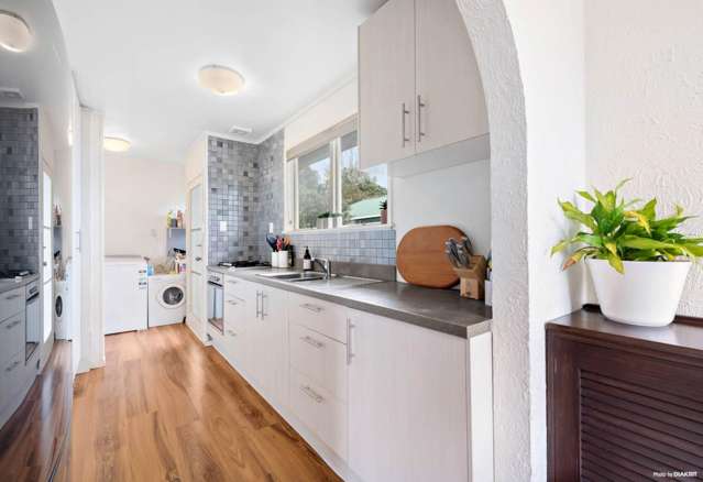 48 Captain Scott Road Glen Eden_4