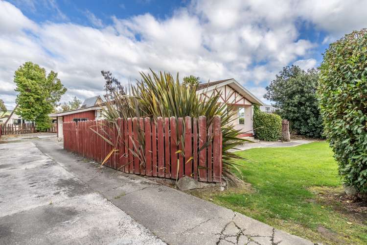 1a Talbot Street Gore Surrounds_14