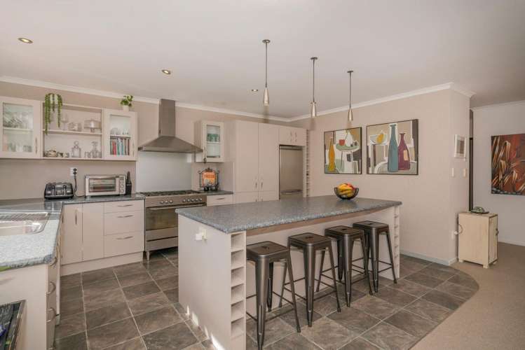 109 The Yardarm Pauanui_6