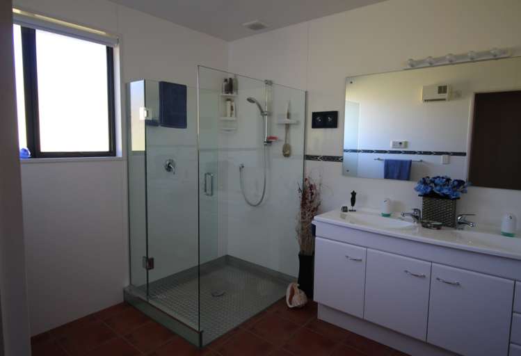 30 Cathedral Drive Manapouri_15