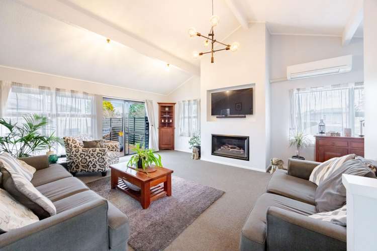 402 Park Road South_0