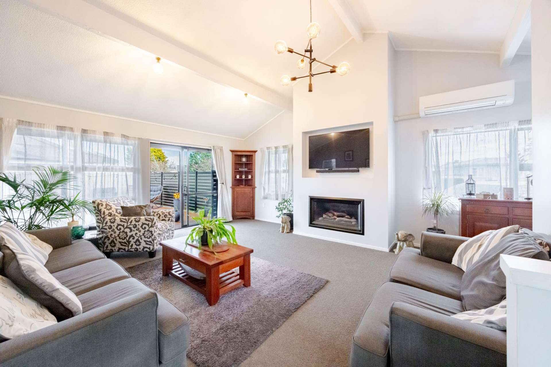 402 Park Road South Akina_0