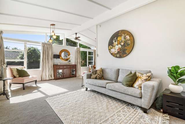 Flexible Living with Lifestyle options !