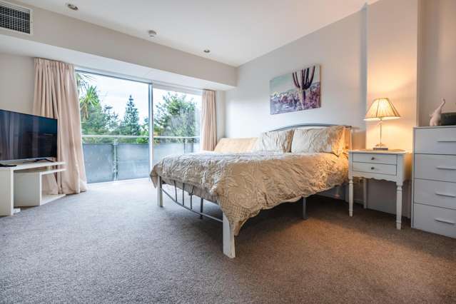 Fully Furnished Chill Pad Meets Smart Investment w/ Carpark!