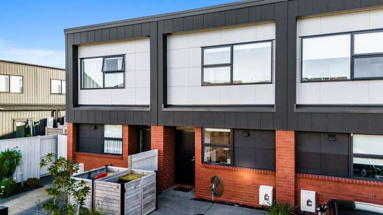 6 Magnetite Lane Flat Bush_40