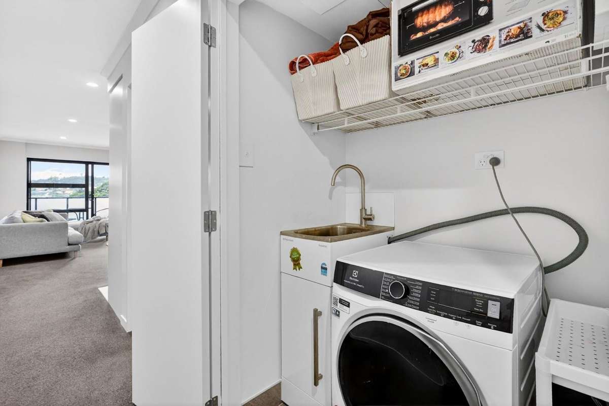 202/28 Shortfin Place_3