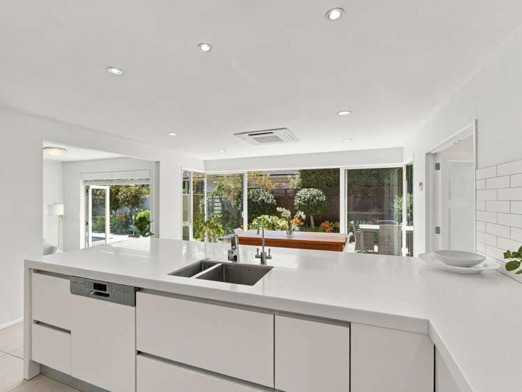 39 Admirals Court Drive Greenhithe_9