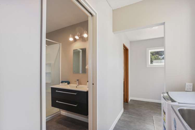 29 & 29a Stalkers Road Woodend Beach_19