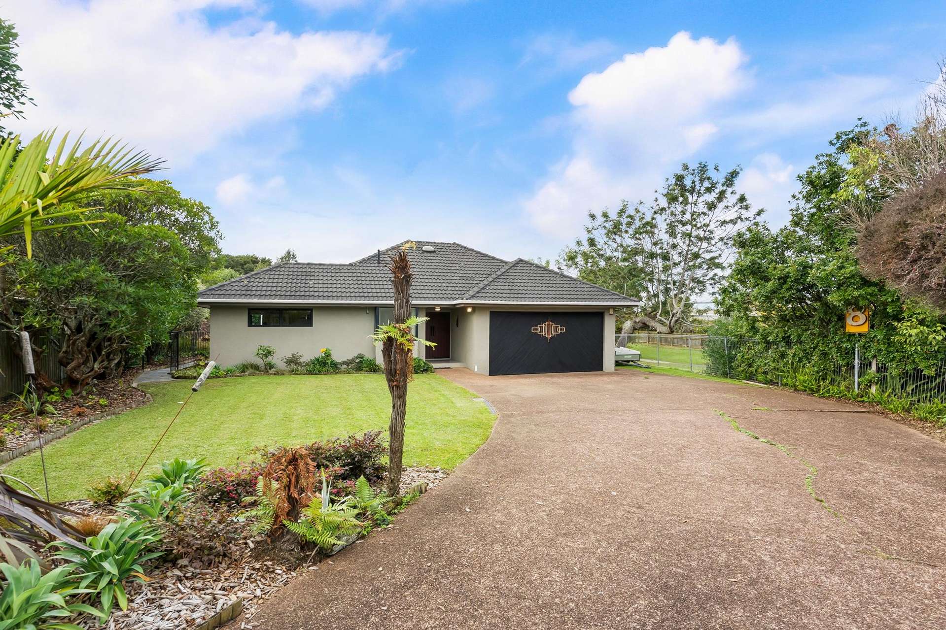 8 Kallaroo Place Botany Downs_0