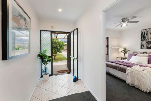 2/33 Vivian Wilson Drive Eastern Beach_1