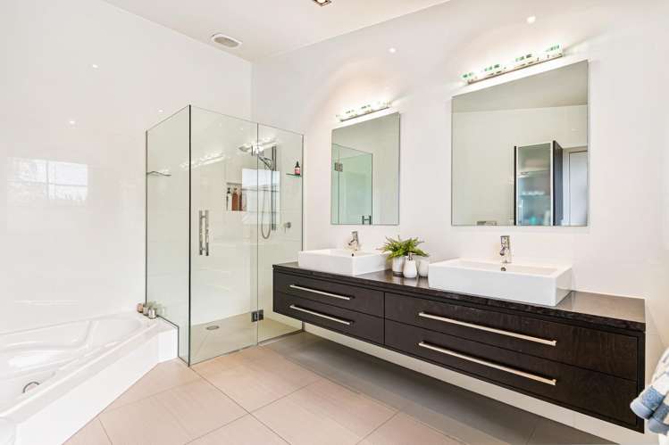 2/2 Clifton Road Takapuna_17