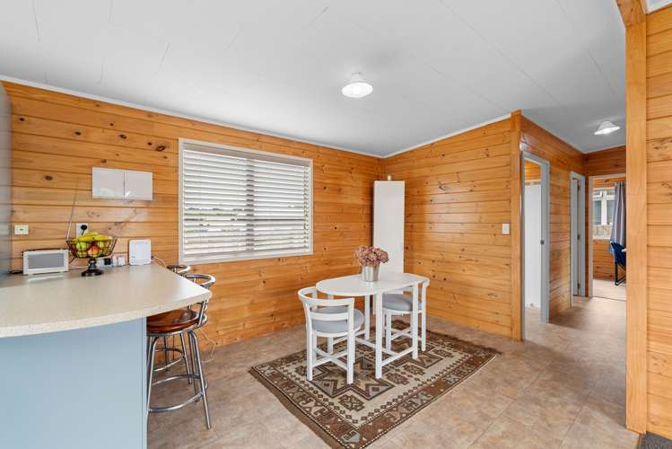 39 Kiharoa Street Otaki Beach_11
