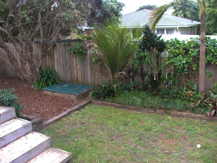 18 Ayrton Street Te Atatu South_11