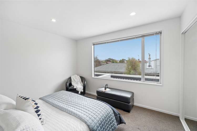 2/670 Ferry Road Woolston_14