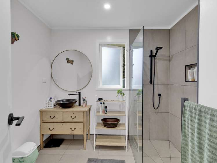 6 Colstone Street Glenview_16