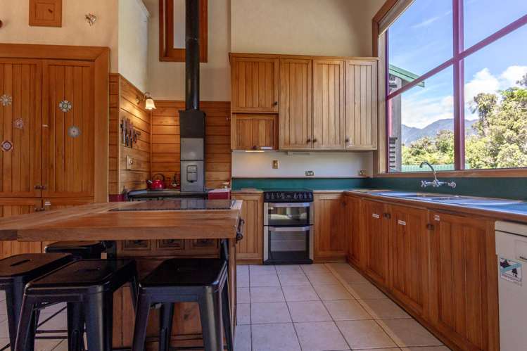 116 Cron Street Franz Josef_9