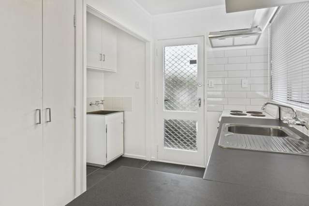 2/16 Churchill Avenue Manurewa_4