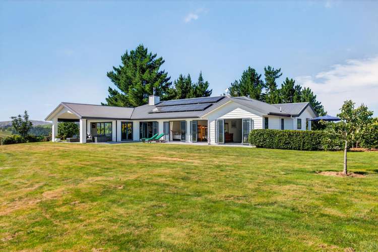 701 River Road Otane_10