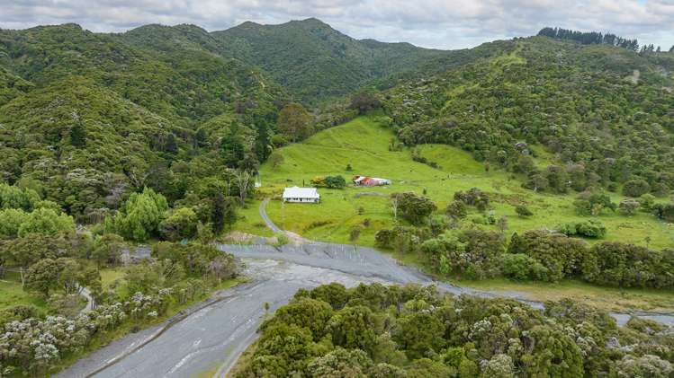 418 Kaiwaka Road Martinborough_17