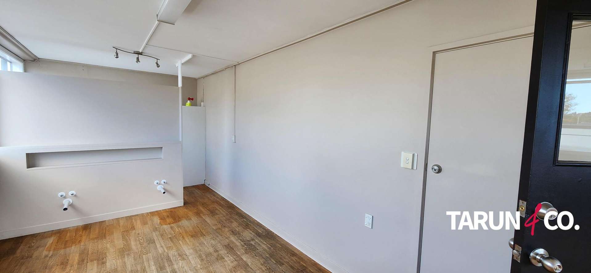 8-14 Moore Street Howick_0