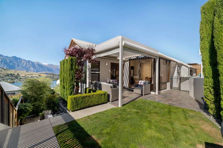 4 Peregrine Place Queenstown Hill_9