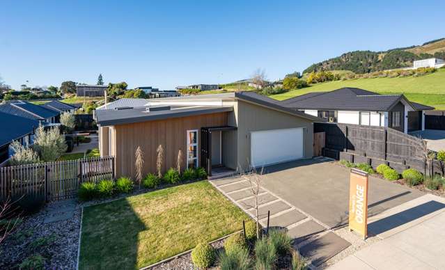 Sensational Showhome, Ready to Call Home!