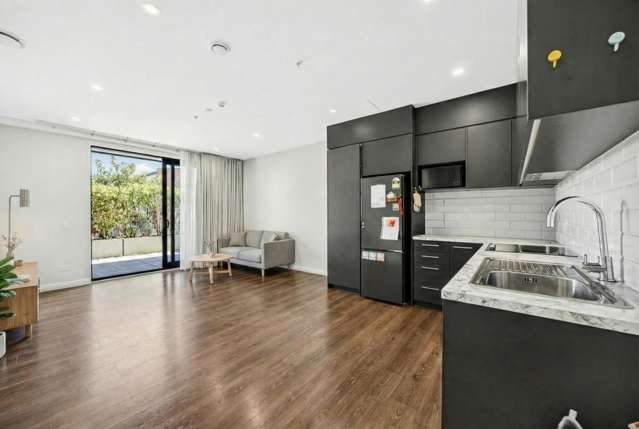 Smart, Central, Move Right In