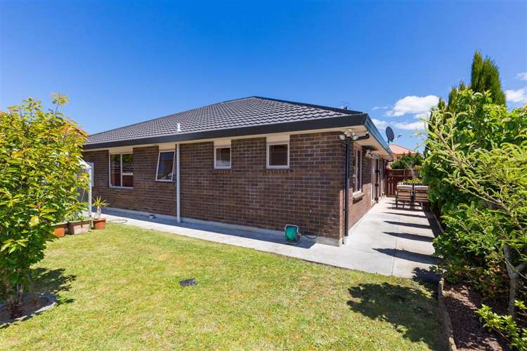 6 Silver Pine Avenue Woodridge_12