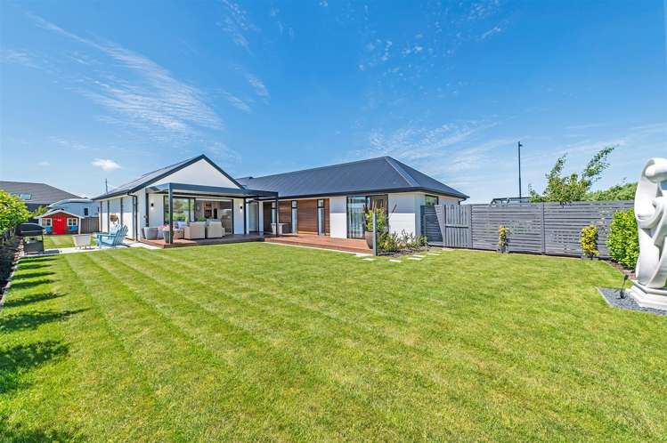 65 Southfield Drive Lincoln_18