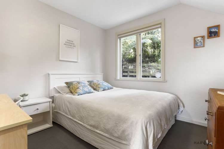 52 Derwent Crescent Titirangi_9