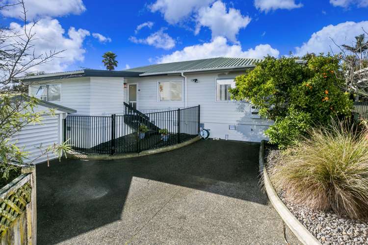 3/8 Opua Street Belmont_0